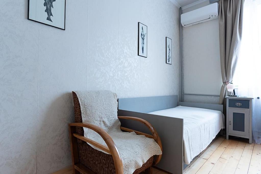 Apartment Centrally Located Vintage Flat